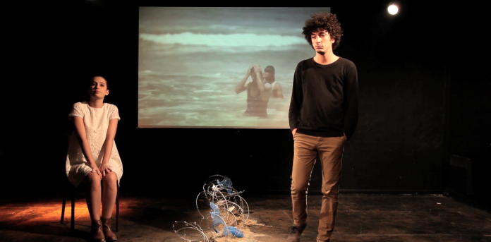 UNE BOUTEILLE À LA MER