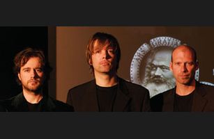 Das Kapital Joue Hanns Eisler "Ballads & Barricades"